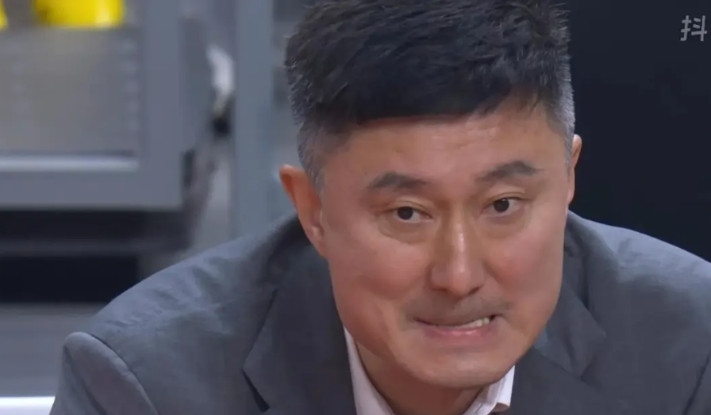 事实证明，广东宏远本赛季还不具备争冠实力，阵容配置上有明显漏洞，内线尺码不够，碰