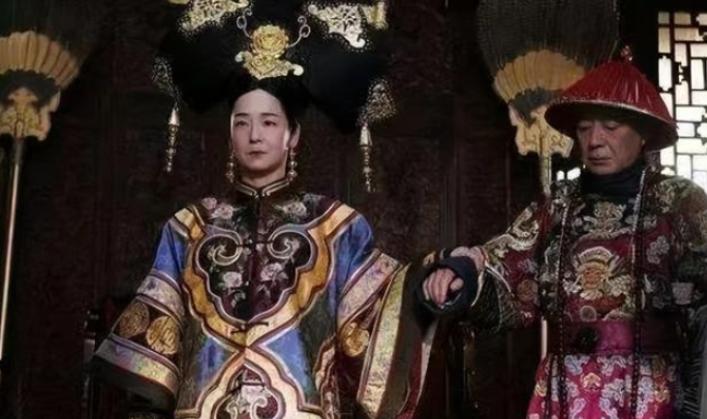慈禧六十大寿时，时任广东巡抚的刚毅为了讨得一代妖后的宠爱，拿出两份大礼包。他首先