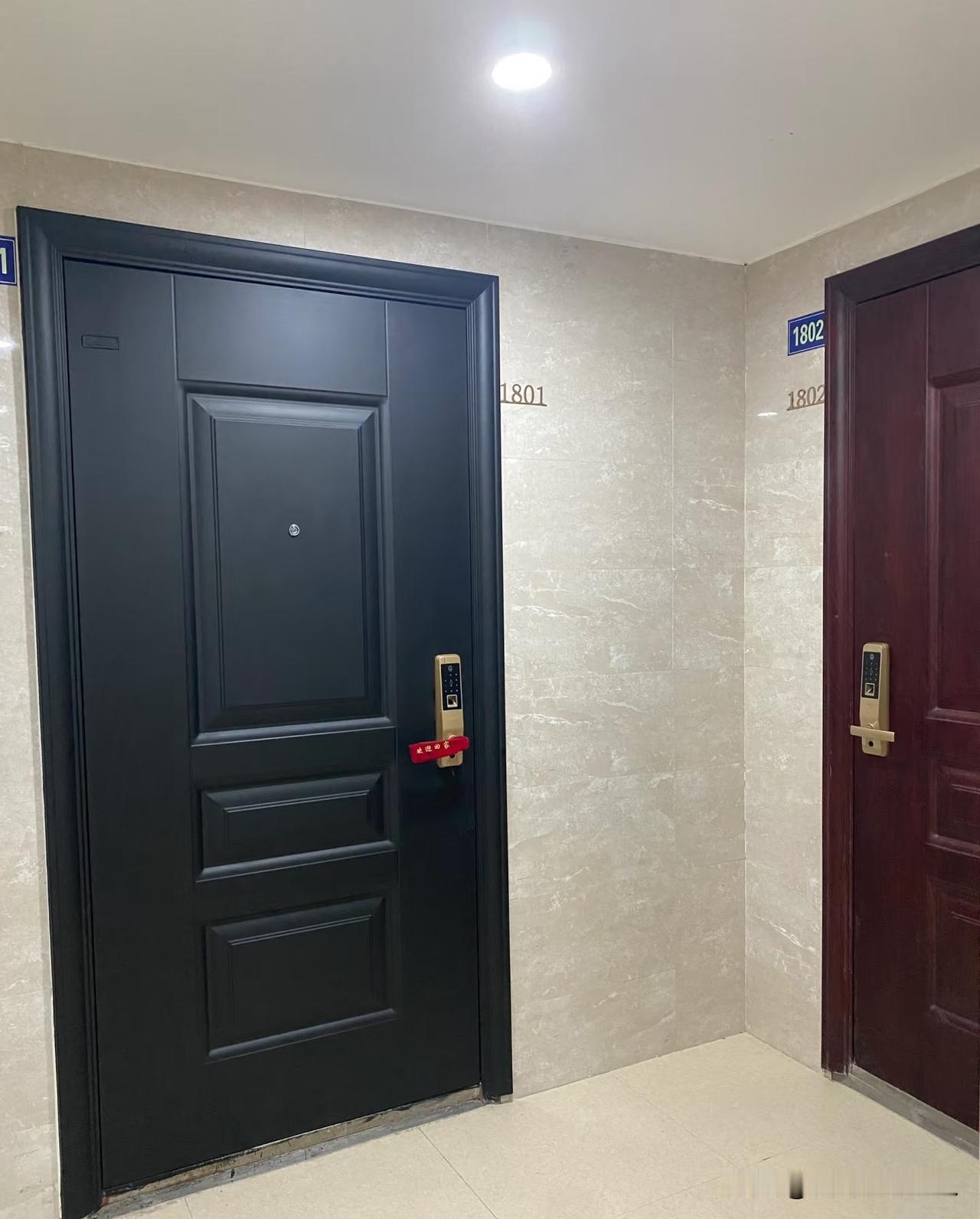 我家对门的林叔，当年跟前妻闹翻，娶了带着七岁儿子的周姨。为了表决心，他对那孩子掏