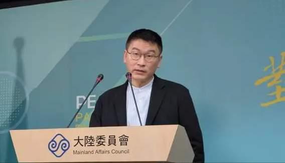 梁文杰说，如果国共两党签署什么协议，他们将依法解散国民党！针对国民党副主席