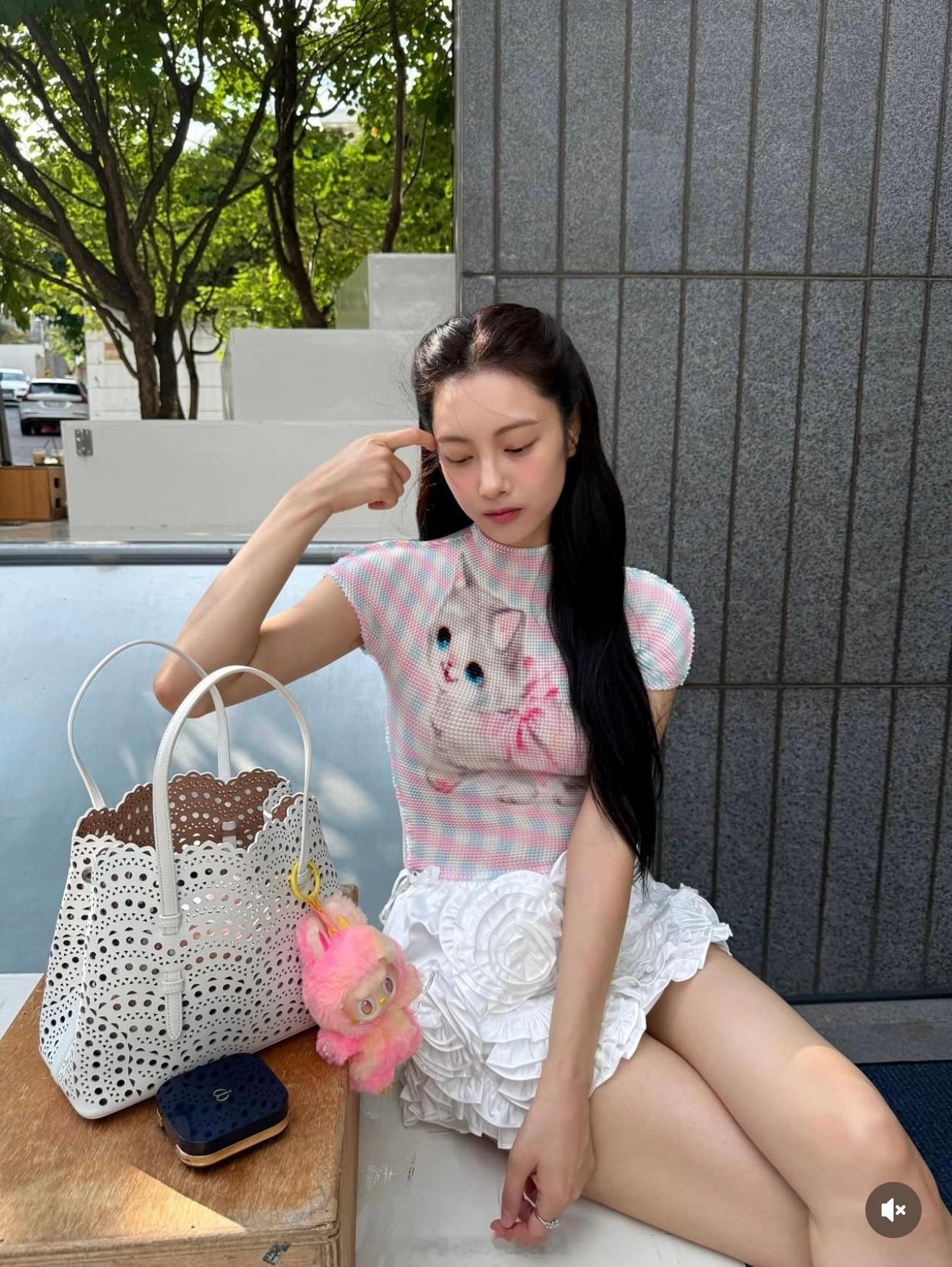 穿搭分享连续更新第2559天韩国时尚女生日常搭配这是jisoo的朋友吧？韩系穿