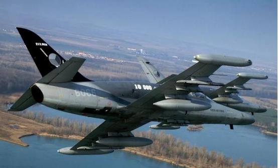 战争一旦爆发，中国3000架飞机根本上不了场？俄专家道出真相。西方媒体称，中国3