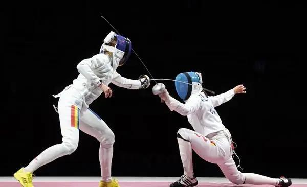 当全世界的目光都放在中国身上时，中国却向全世界摆摆手说，自己真的不想办了，我们拒