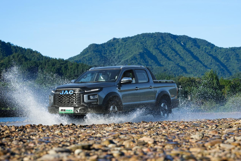 【江汽集团2025年营收464.76亿元】4月3日，安徽江淮汽车集团股份有限公司