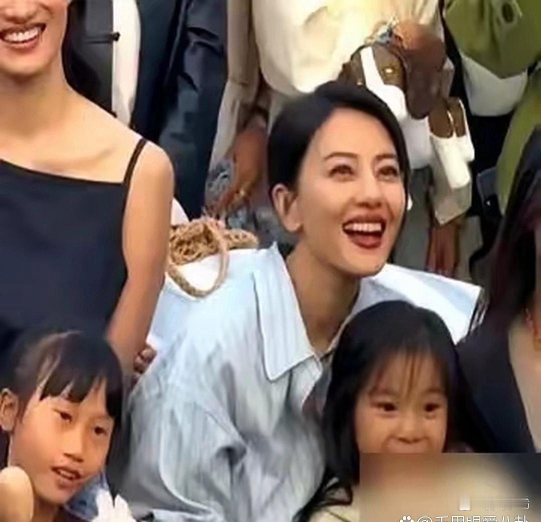 圆圆‎‌的⁠⁠女儿‏最近‎是真火了，原‍‏因有点搞笑—‏—网友都‏在‎说‏，这娃‎‌‍完美避‎‏开了