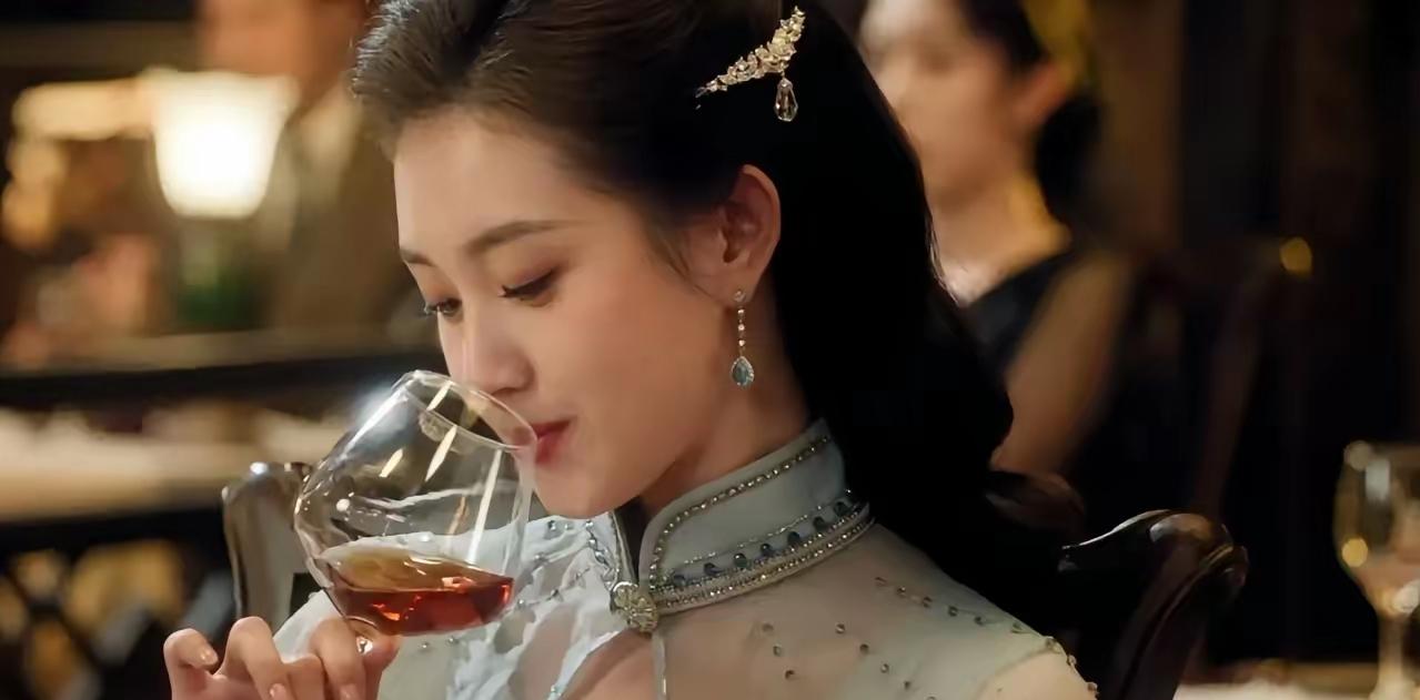用短剧演员，这导演是请不到人了吗？我看了一集，女一绝对实力碾压女二，演技和长相