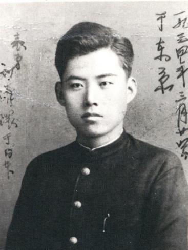 解放战争时期的北平城内，无论是在国民党的军政要害部门、学校、厂矿、报社，还是在街