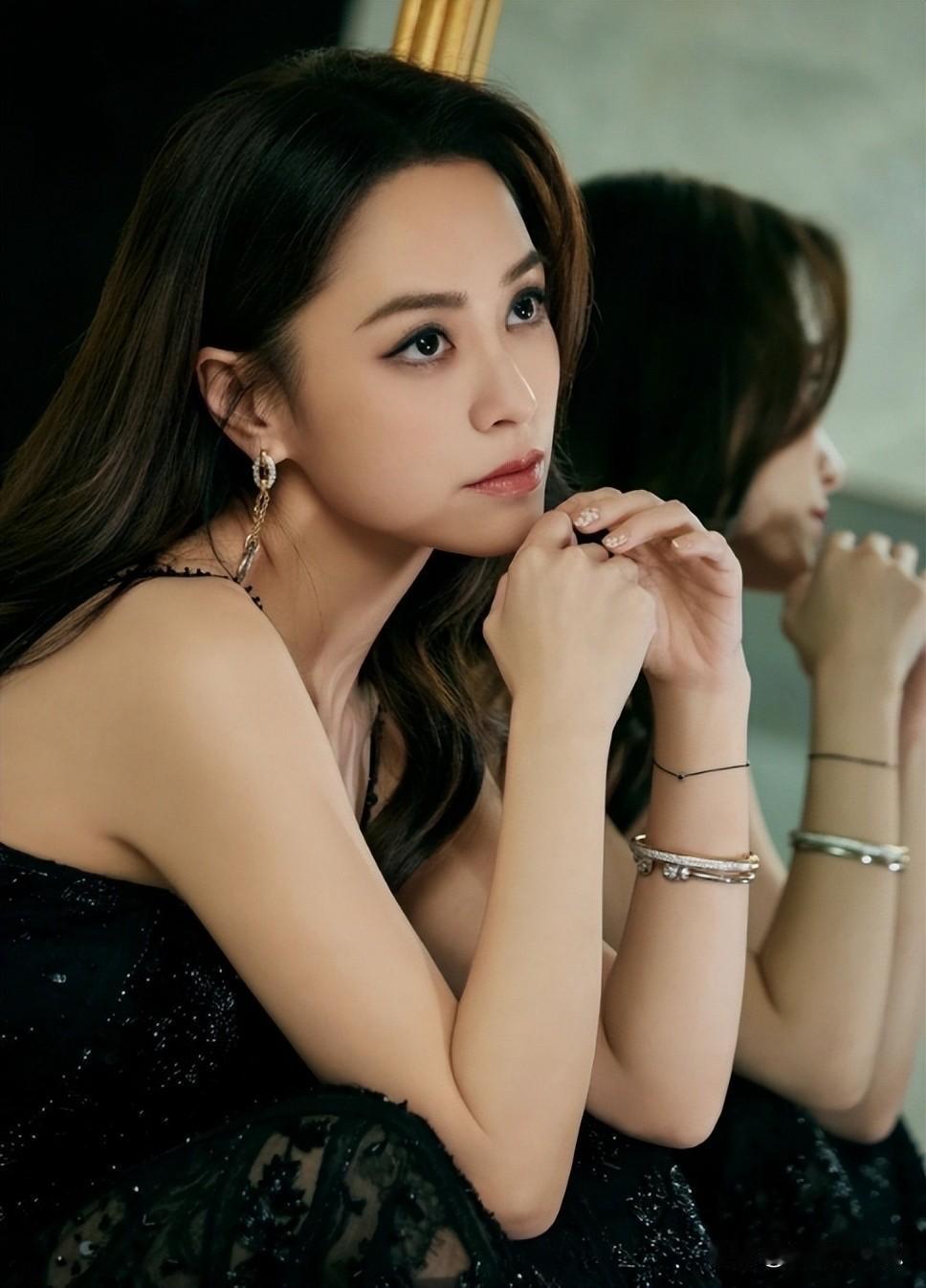 我其实一点都不惊讶就是有点遗憾呀阿娇这盛世容颜没人继承她说她已经过了想生孩