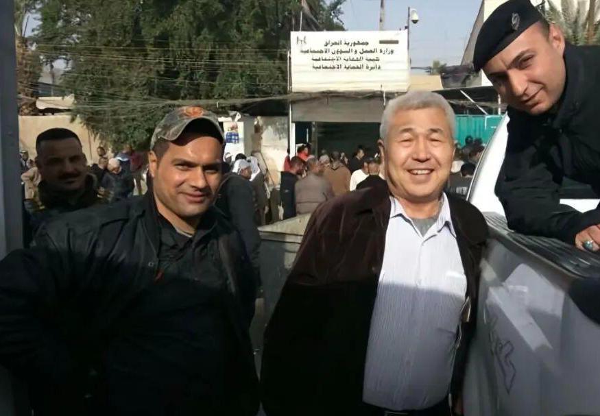 沈腾新电影赚足眼泪，可原型“伊拉克炒饭哥”的现实更让人后背发凉。刘磊在炮火里赚了