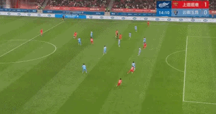 中超第四轮：裁判最亮眼！◆VAR裁判在北京看屏幕，等于“隔着半个中国吹哨”。