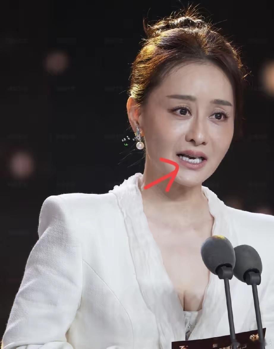 法拉利老了，真的不一定是法拉利不信你看看陈德容以前那是"琼瑶女郎"的神颜，现在大