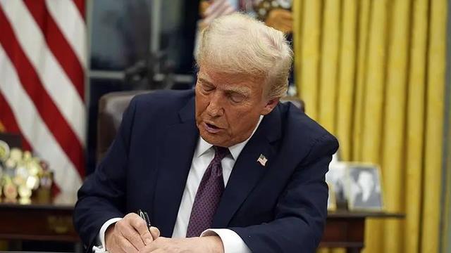 关税战结局早已注定,普京坦言:美国想打败中国,已经晚了15年!