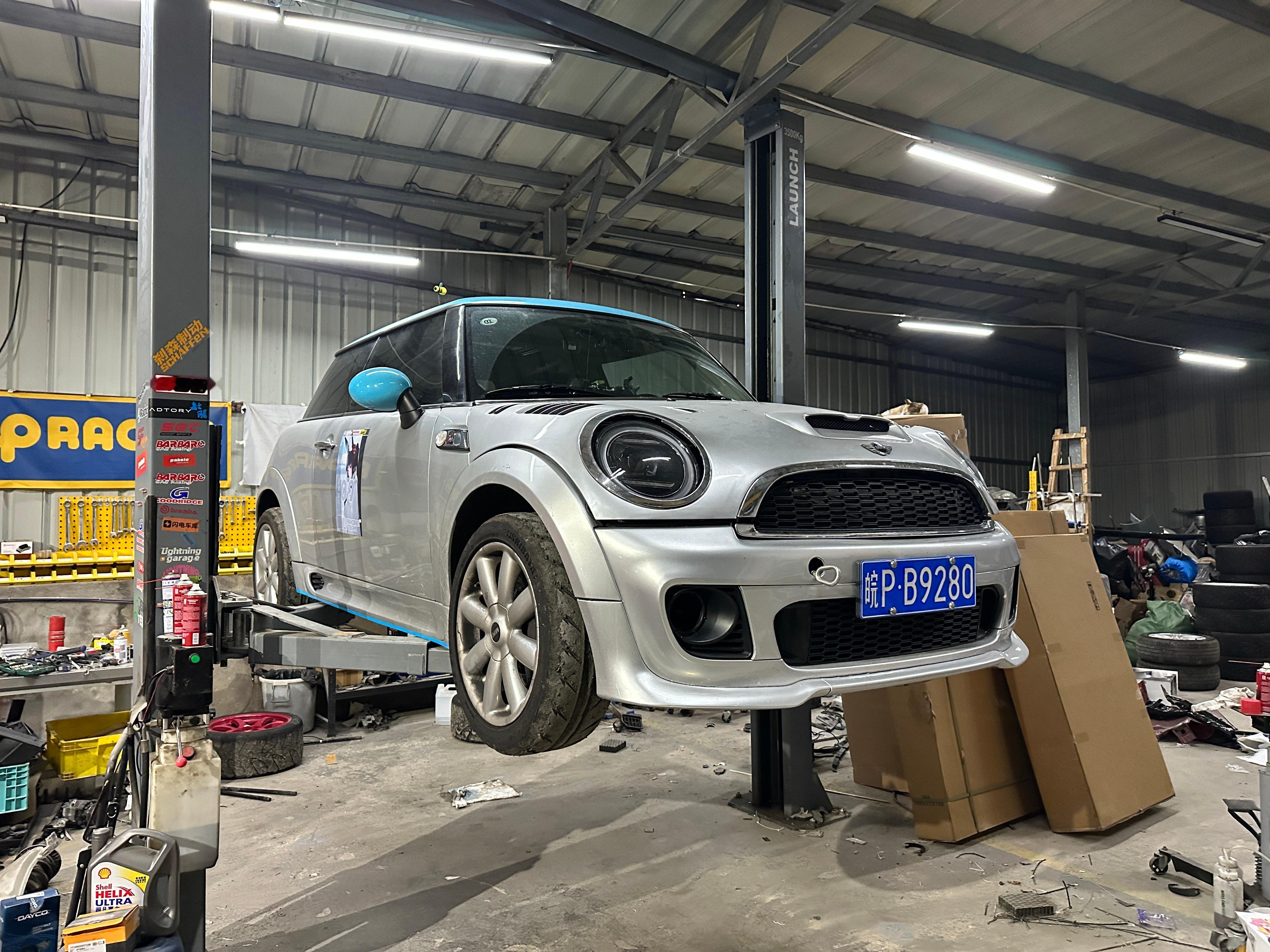 杭州的老金主回来闪电车库玩赛道了