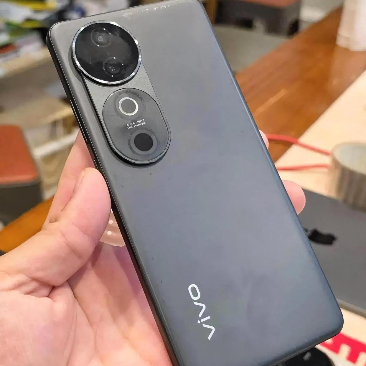 11000mAh成本不足300！vivoY500GT撕碎续航内卷跑外卖