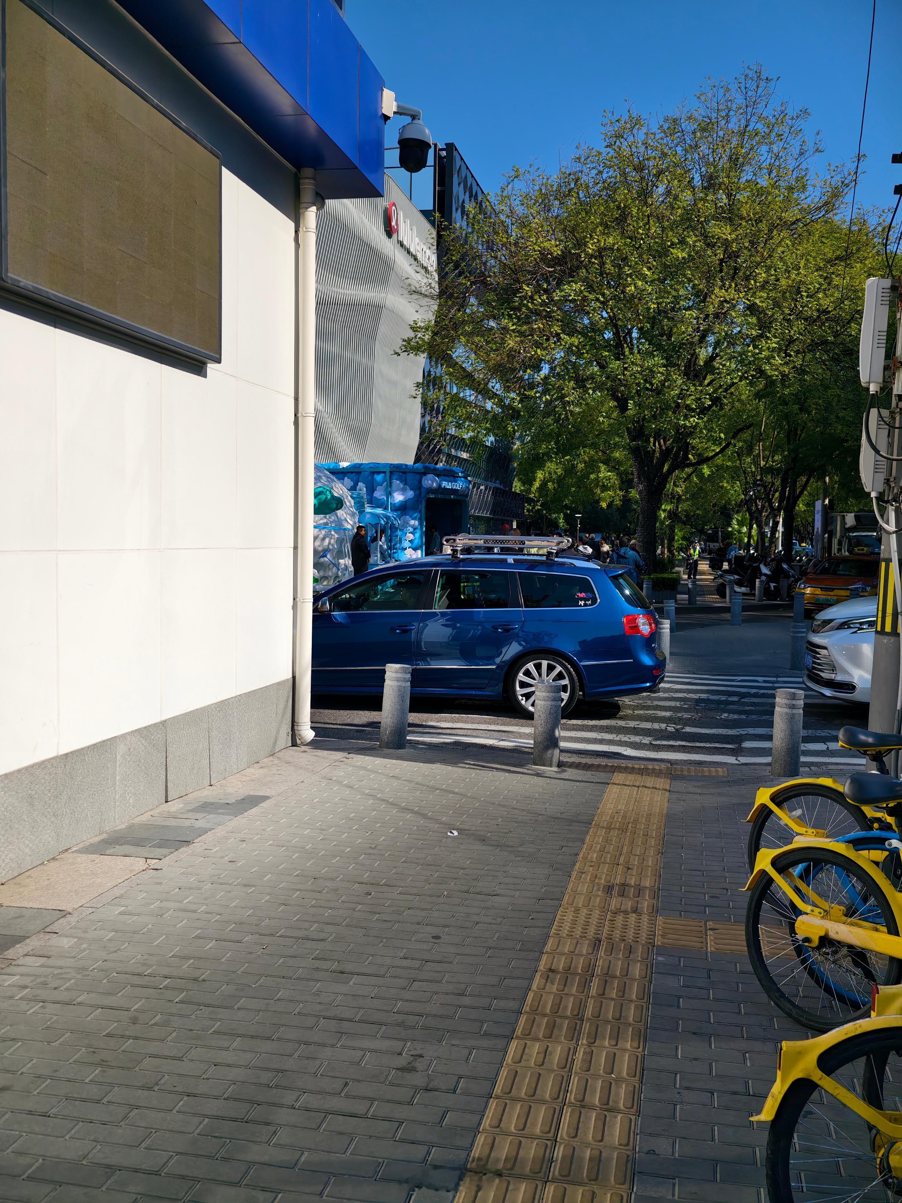 十几年了，还这么帅，当年落地价20多个平米的大众巅峰[doge]老旧燃油车