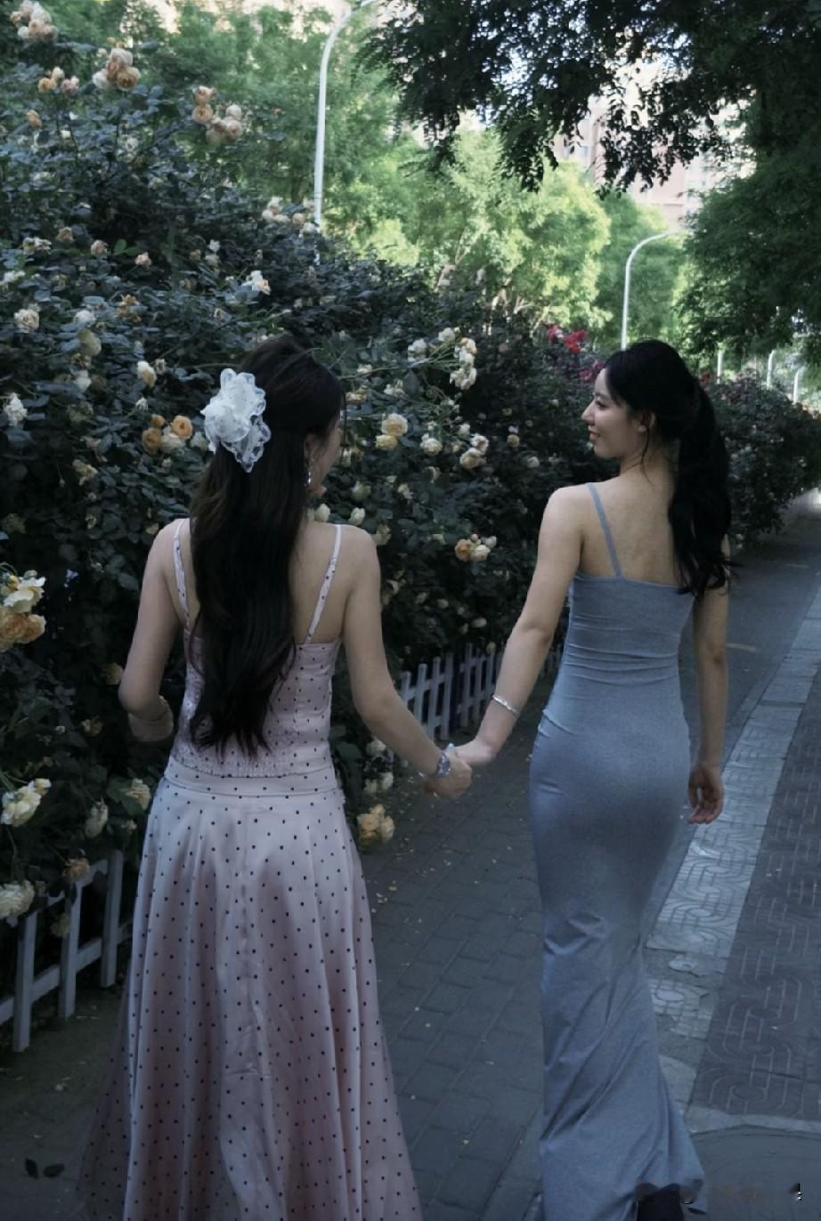爱美之心人皆有之，作为男人我就是喜欢美女，如果看到美女不去欣赏，就像花开得正艳，