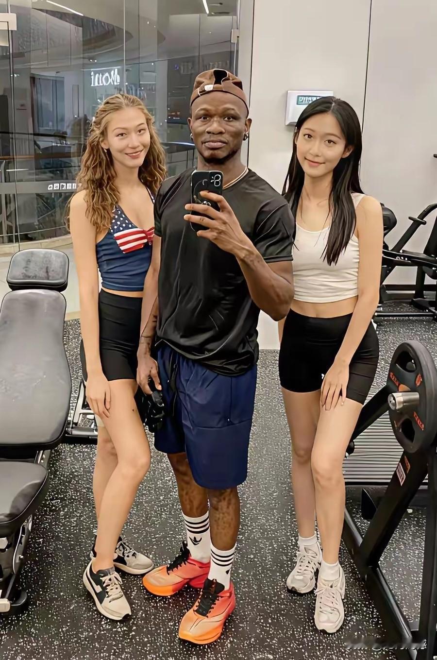 在健身房里，什么样的男人最有魅力？据说不是小鲜肉，而是身体素质好的，体力爆表的，