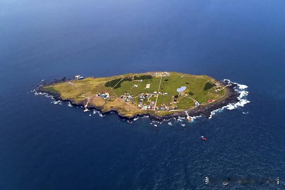 《刚摁下日本，韩国又在苏岩礁挑事！李在明下令抓中国渔船，背后全是美国的影子》