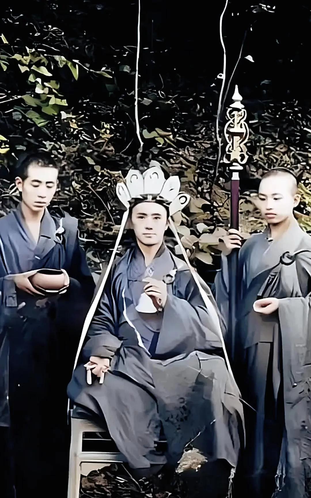 少林寺的名头可谓，横惯古今。而近代少林寺造就了三个人，海灯法师，释永信大师，李