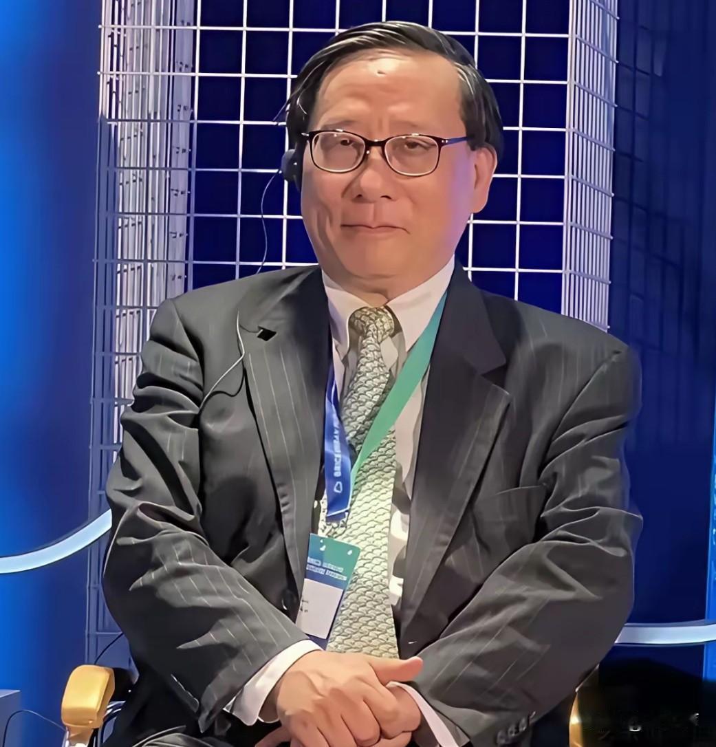 高志凯教授又又又让我崇拜了，美国人问高志凯教授:台湾人不愿意统一，得尊重他们的意