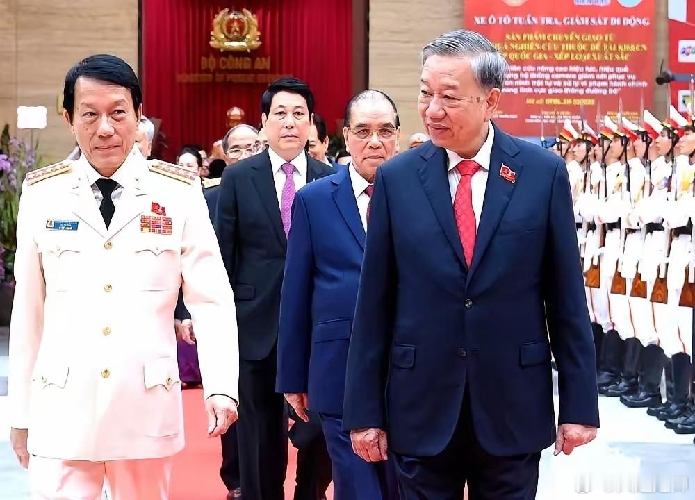 越南公安系统的政治影响力非常大，公安党委开党代会，部长梁三光出尽风头。​​​