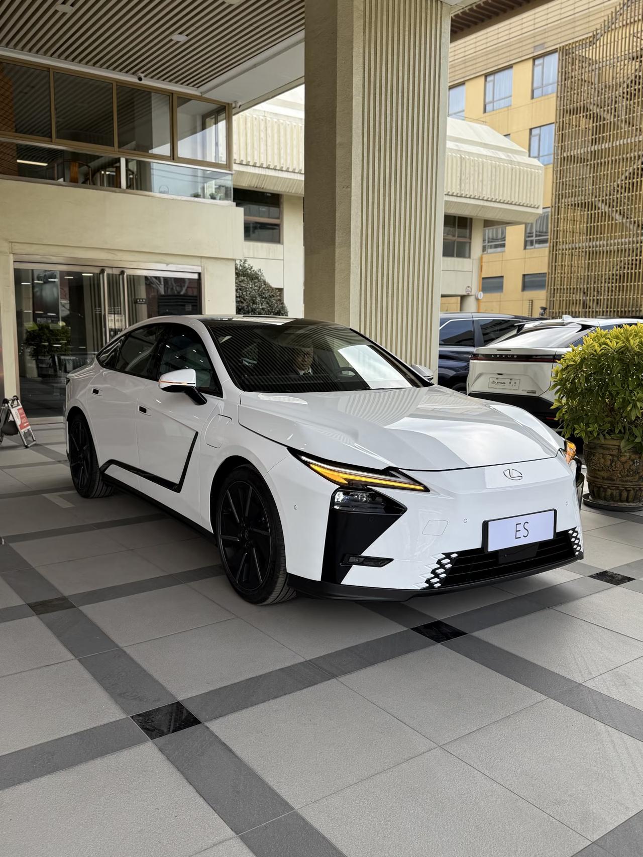 雷克萨斯的产品经理是怎么想的，卖了这么多年车了，雷克萨斯的用户群里画像自己还不清