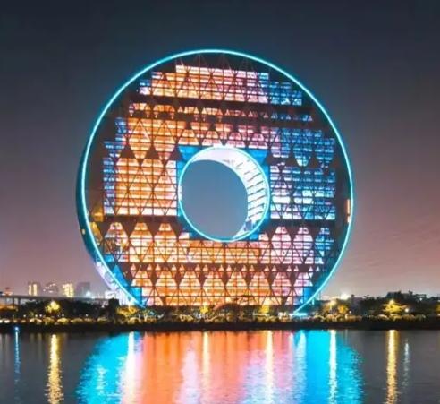 分享一张广州城市夜景照片这就是广州市的夜景吧，虽然比不上你们内地城市的夜景漂亮，