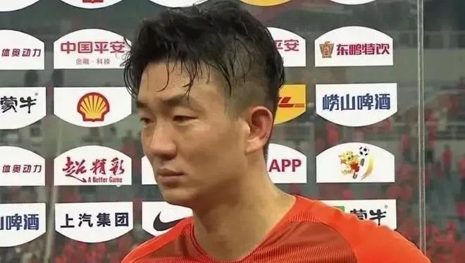发现没有？从球员戴琳的直播言论中，我预感中国男足真的悬了！戴琳在直播中竟然爆出一