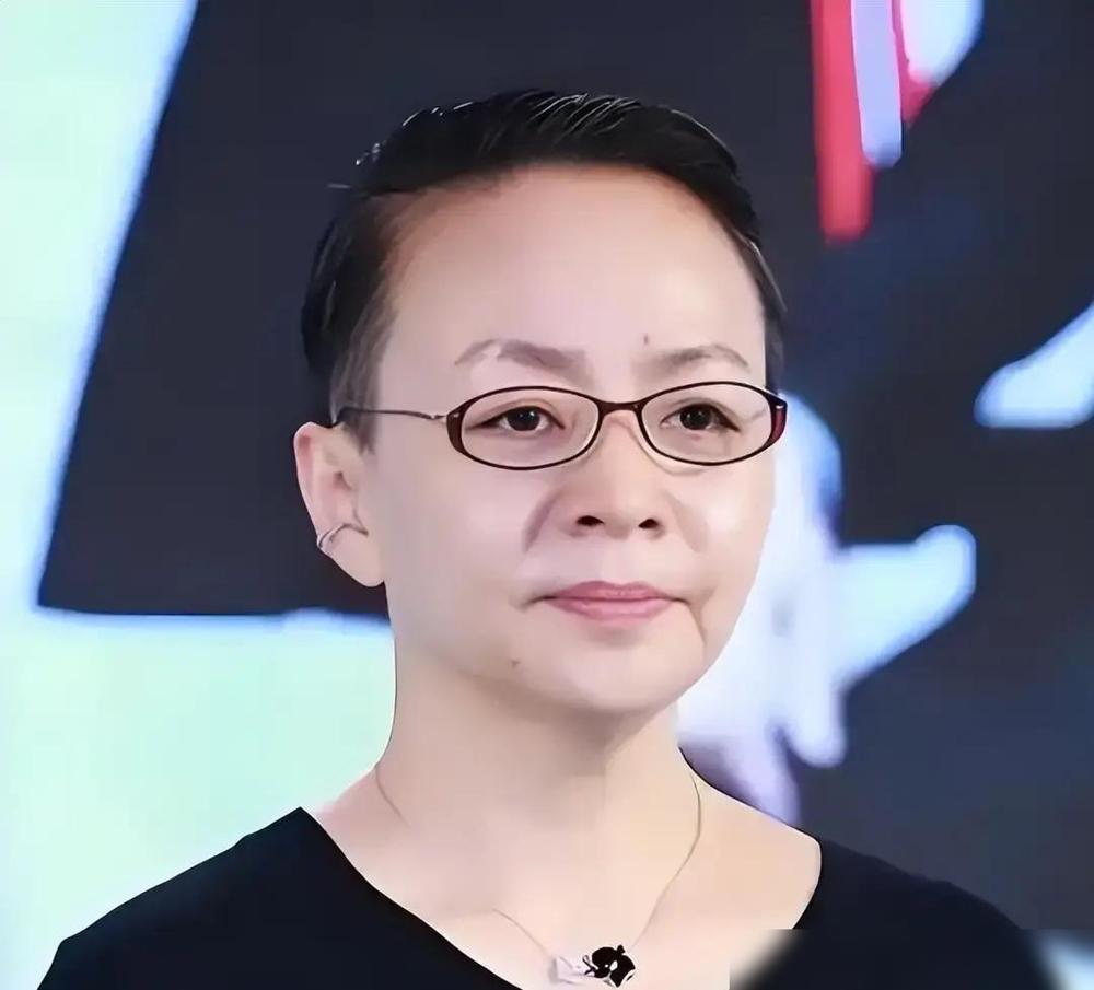 宋丹丹当场怼章子怡“你第一次演戏就完美？”把后台气氛直接拉到冰点。录完节目她干脆