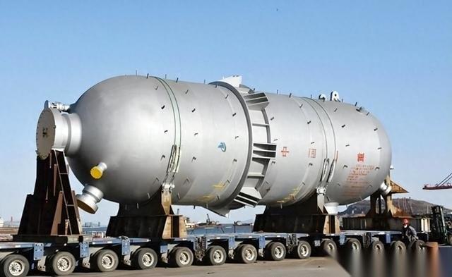 最近西方媒体急得直跳脚。万万没想到，惹急他们的不是隐身战机，而是一个重达3000