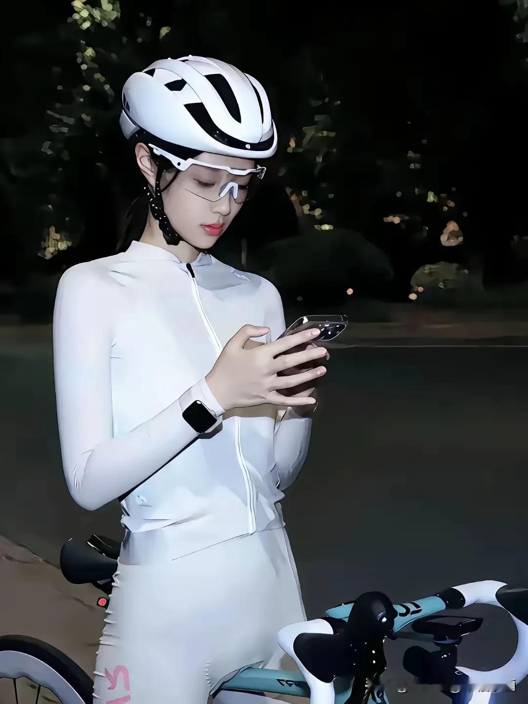 白衣侠女，——夜骑的乐趣！