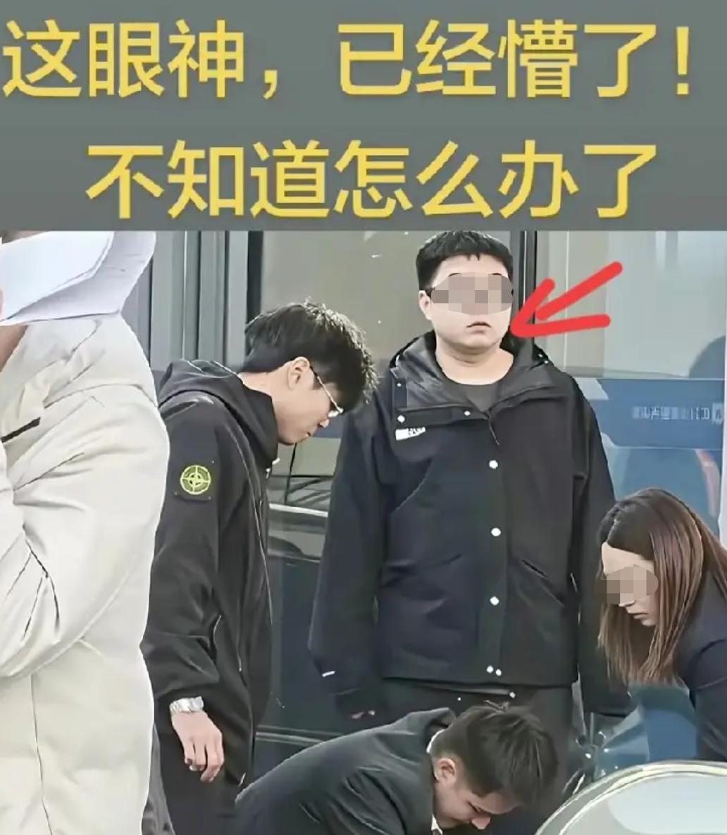 悲剧了！杭州车主提新小米电车，还未开出园区，因操作不当撞到了一个销售，今天有消息