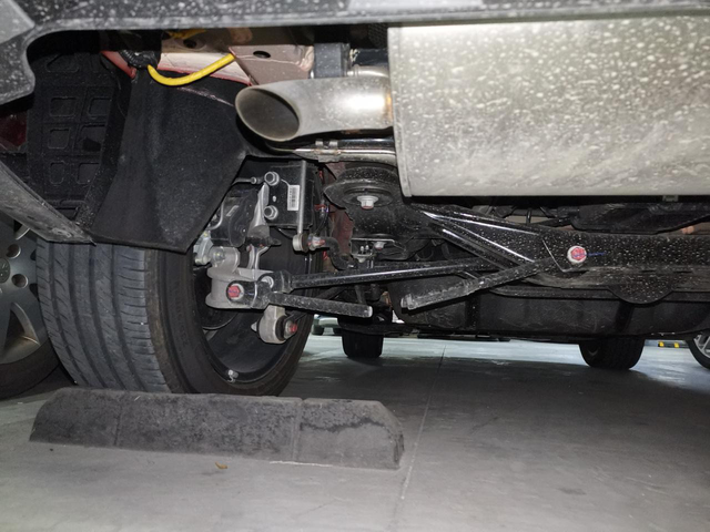 筷子悬架断轴了很多人说筷子悬架不结实，又有人说放心用没事。今天亲眼所见，居然断