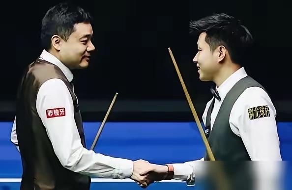 6比1，上次中国德比，丁俊晖几乎被赵心童摁在地上摩擦，脸都绿了。赵心童上来就是