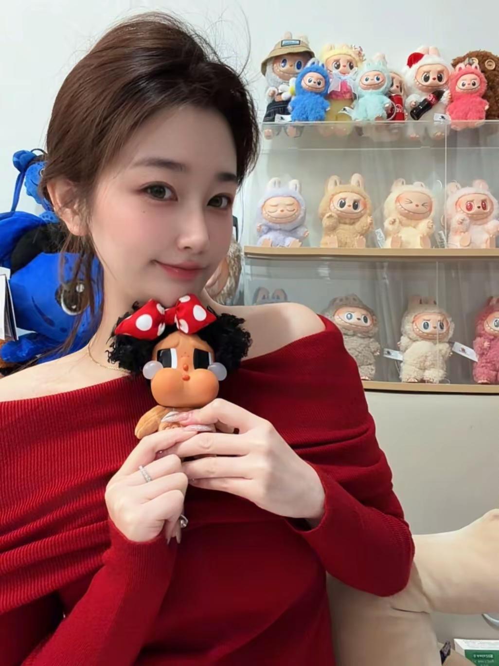 哭娃带走我的所有眼泪。泡泡玛特