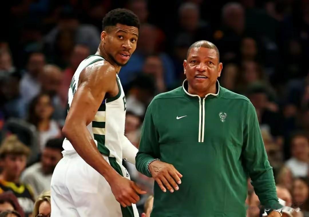 火箭客场逆转雄鹿，老里再次诠释“被逆转之王”火箭客场122-115逆转雄鹿，里