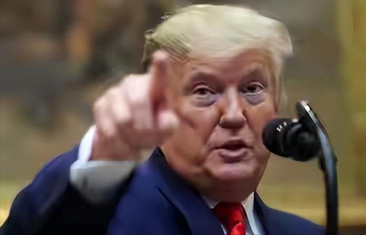 不听话就打，特朗普真尿性。1月11日，美联储发布声明证实，特朗普以美联储主席鲍