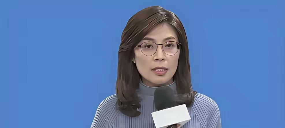 两岸都不让她去，她偏要去！结果这趟门出得，让她把冷暖看了个明白。去大陆的