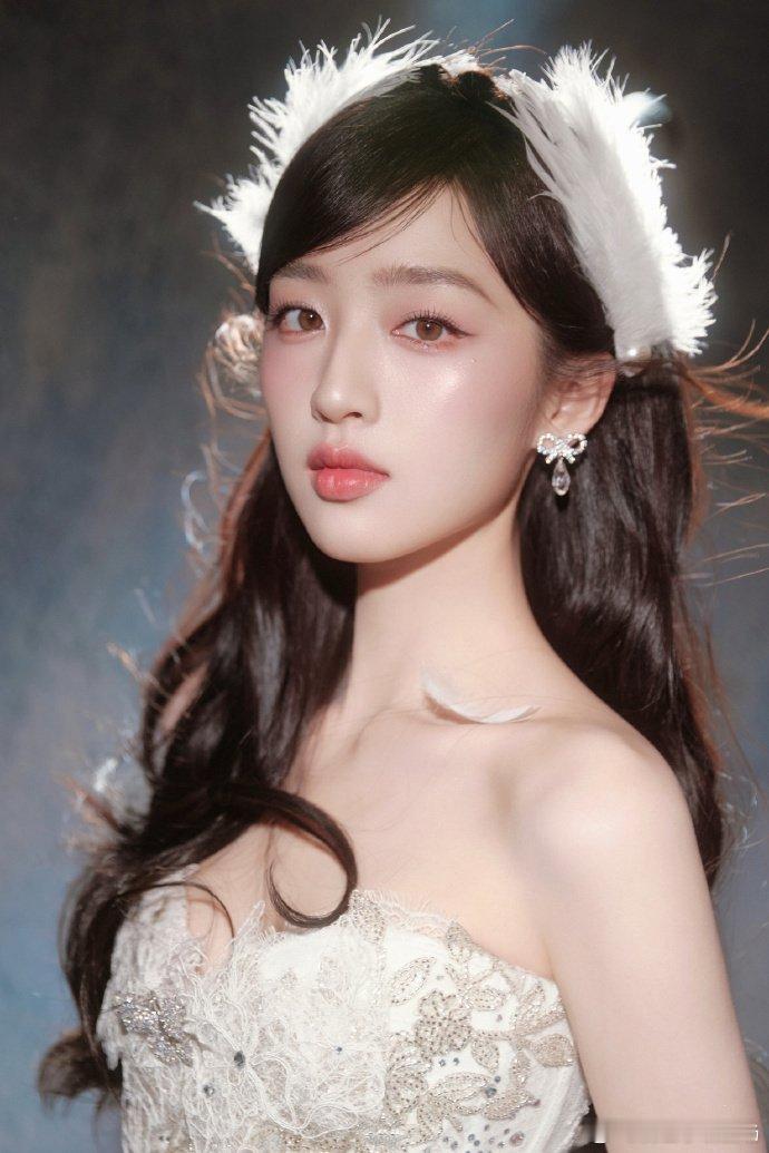 邓恩熙天选高松格被认真探讨角色的邓恩熙狠狠戳中，又乖又萌还特别有想法，完全就是为