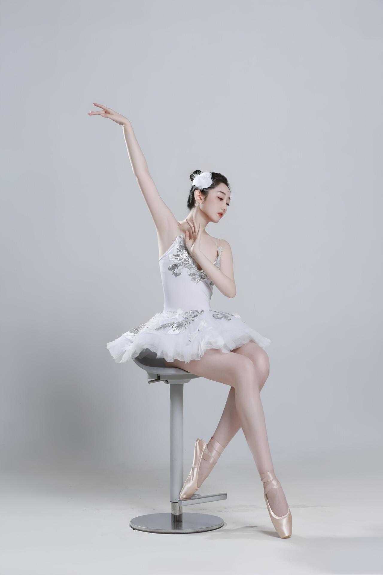 白天鹅一样的蒋梦婕，这张太优美了