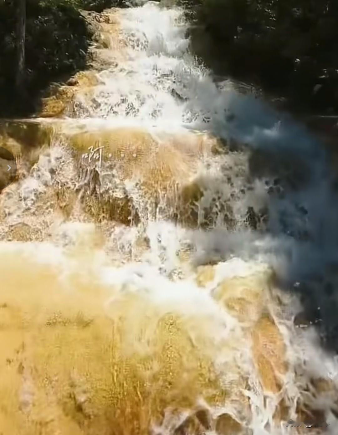 受当今大环境影响，许多人的消费都在降低，这是一个普遍现象。无论是互联网大厂