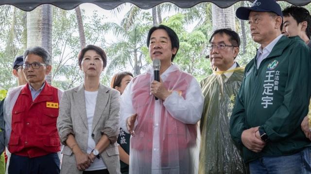 高雄阿莲淹水严重，柯志恩一度受困车中，赖清德赴台南视察又被骂南台湾连日遭超大暴