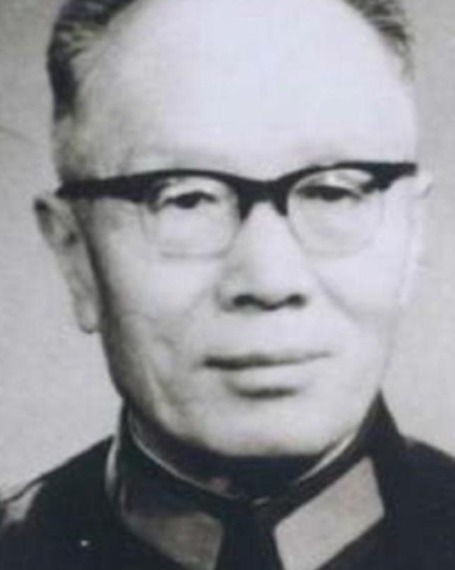 1942年，万毅被捕，蒋介石下令杀了他，万毅知道后，趁看守不注意，翻墙逃走了，谁