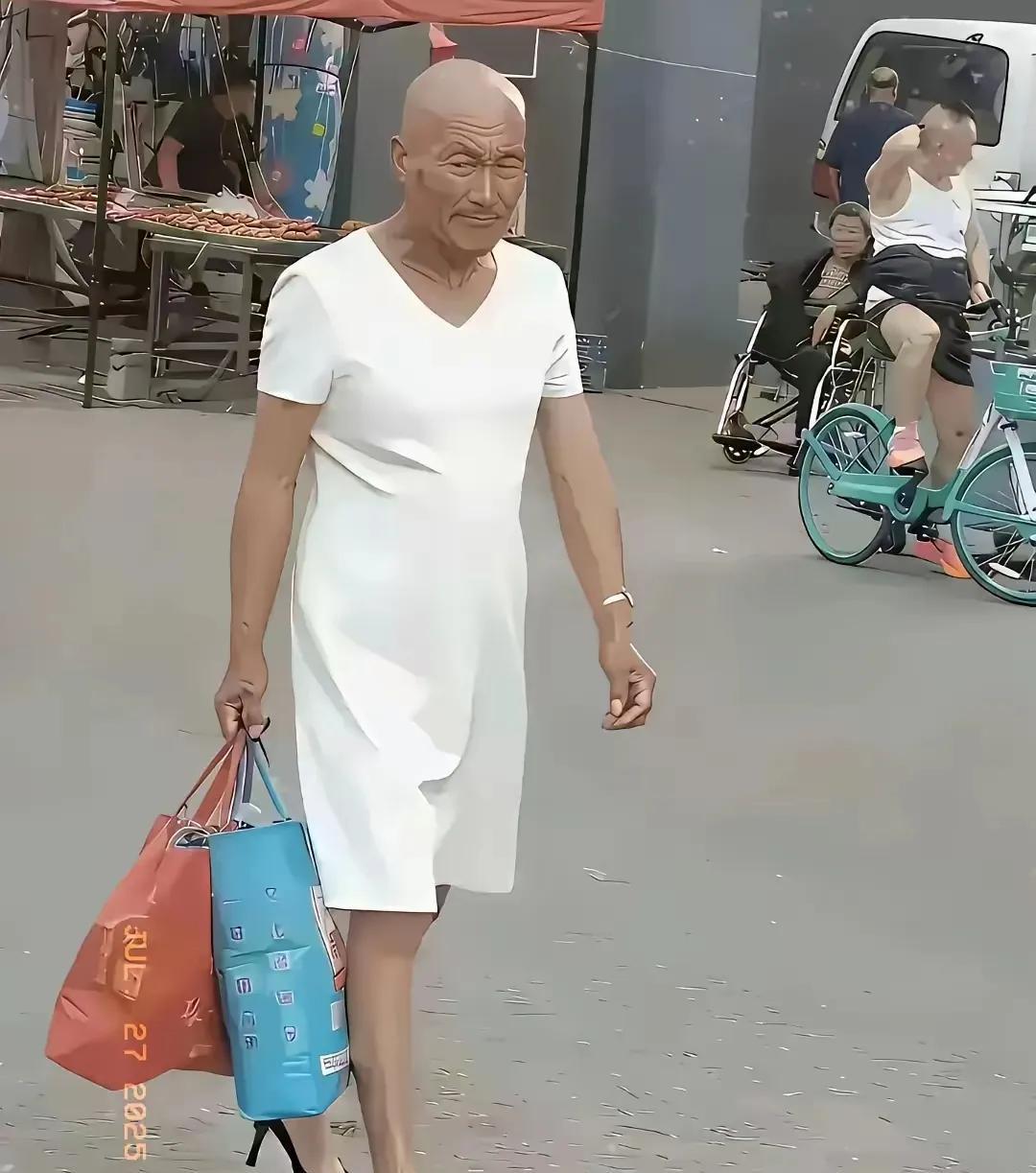 有风度吧。回头率99.999呢。猛一看像个坏蛋，仔细看也不像是好人，前前