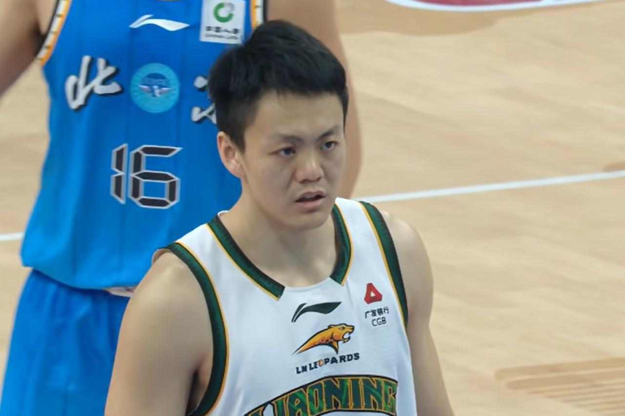 0分0分，又是0分！CBA顶级射手，变成了“废柴”杨鸣很头痛CBA常规赛第