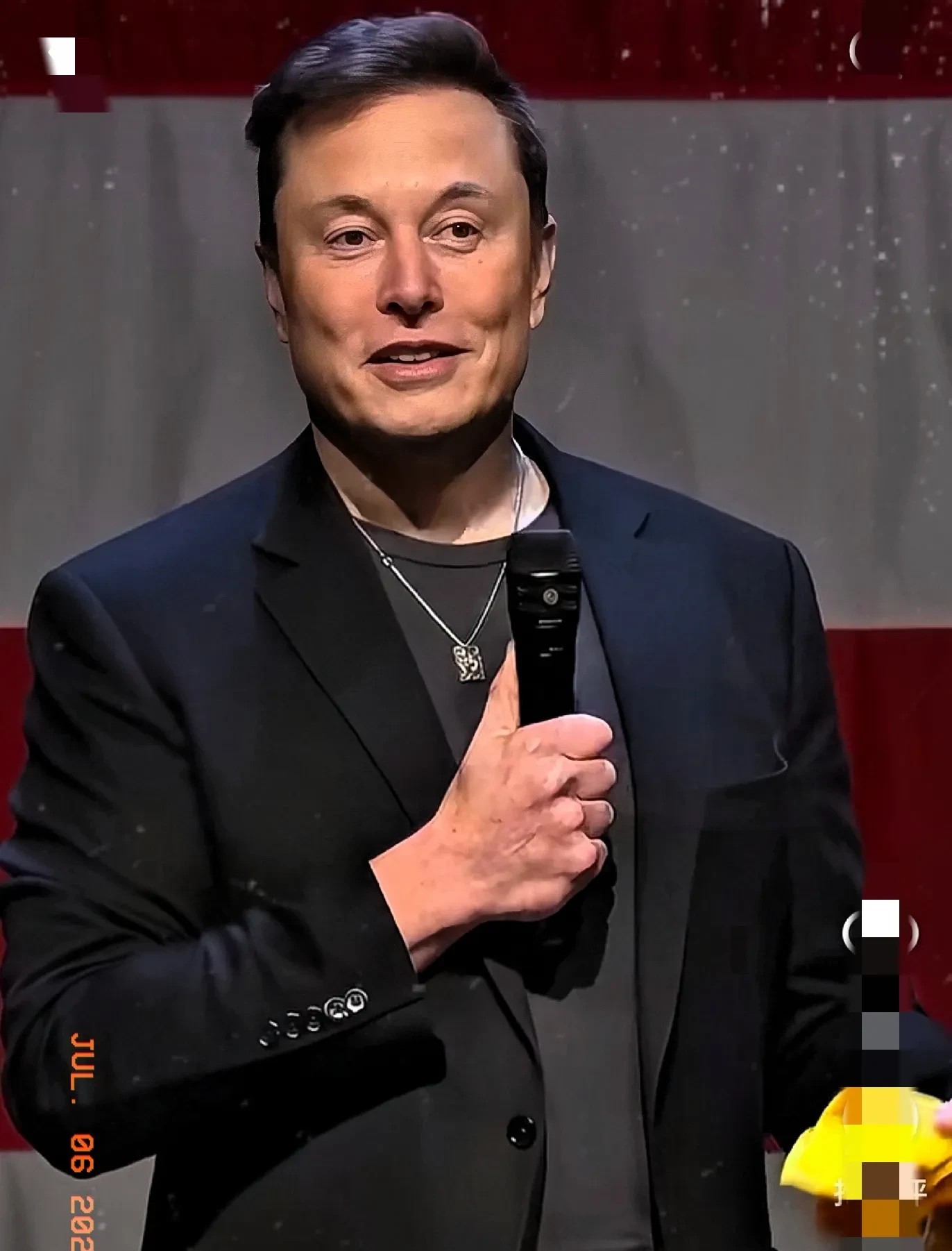 马斯克真的宣布了！效果已经很明显，特朗普对马斯克的步步紧逼，已经成功把这