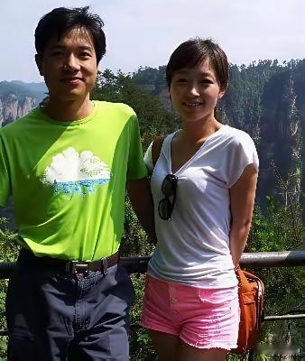 百度总裁李彦宏与夫人是企业界的“神雕侠侣”李彦宏的夫人马东敏19岁即赴美留学被称