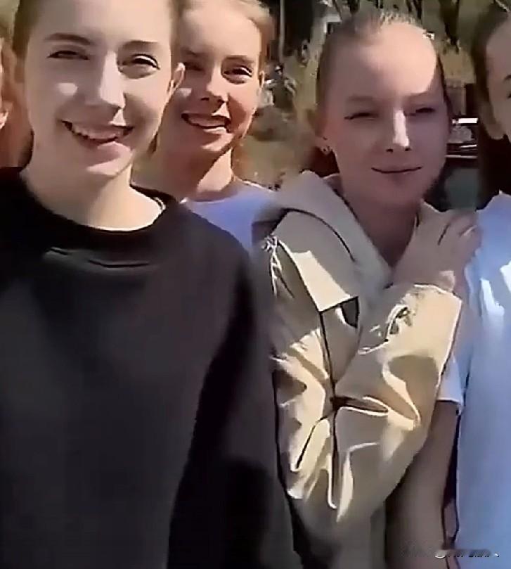 欧美人不论男女，十八岁之前真的漂亮，一旦过了二十岁便直接进入老年，断崖式衰老太适
