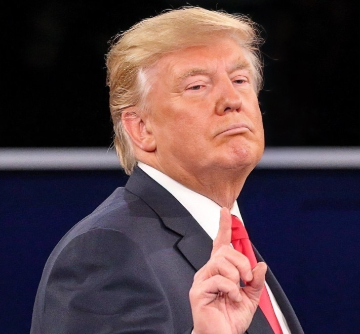 美国再降66%为了进一步发展和中国的关系，促进贸易往来，美国宣布下调对华小额包