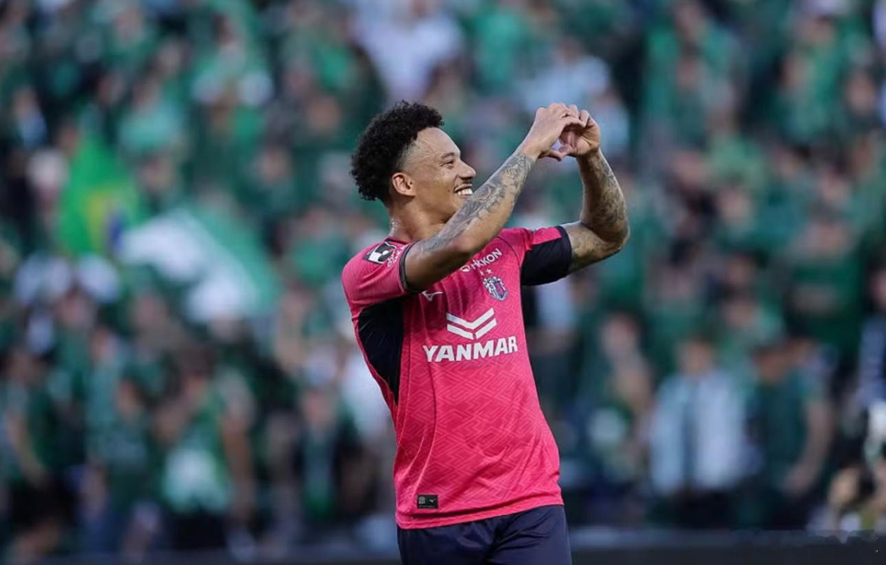 据ESPN、环球体育等多家媒体报道，上海申花已经与巴甲球队巴伊亚达成一致，即将签